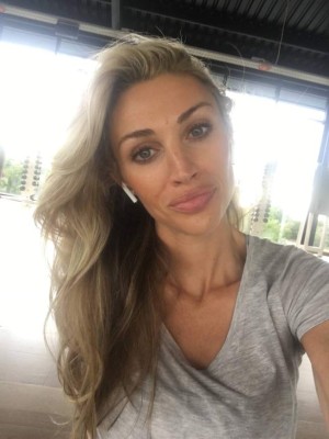 Es 14 años menor que él: Ryan Giggs encuentra el amor en un joven tras agredir a dos mujeres