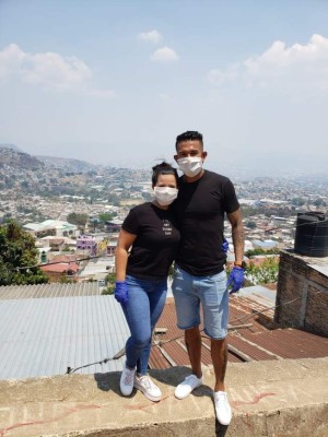 'Chino' Discua se solidariza y ayuda a necesitados en Tegucigalpa en tiempo de cuarentena