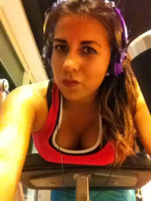 Ella es María José, la futura esposa del cubano del Marathón Yaudel Lahera