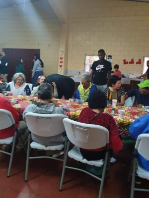 Romell Quioto y su gesto con asilo de ancianos donde está recluido exgloria del Olimpia y Selección de Honduras