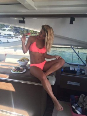 La soltería de Cristiano Ronaldo desata una lluvia de posibles romances con sexys chicas