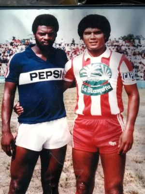 Las fotografías inéditas en vida de 'Macho' Figueroa, exmundialista con Honduras en España 82