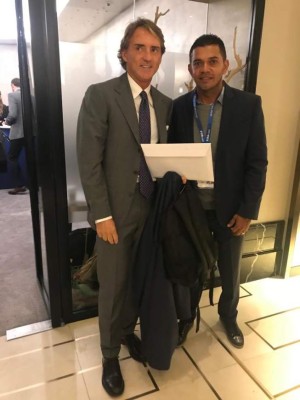 Amado Guevara se codea en Londres con los mejores técnicos del mundo