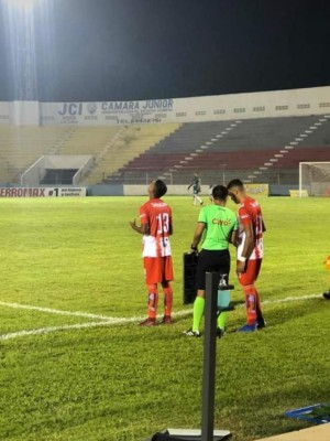 NO SE VIO: El hijo del 'Cuervo” Maradiaga y el sobrino de Maynor Figueroa jugaron; sin luz en La Ceiba