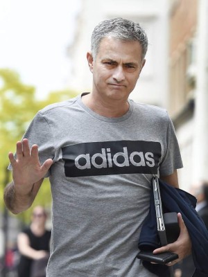 Fotos: Así fue la presentación de José Mourinho como DT de Manchester United