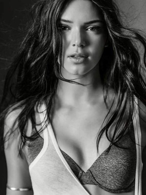 La soltería de Cristiano Ronaldo desata una lluvia de posibles romances con sexys chicas