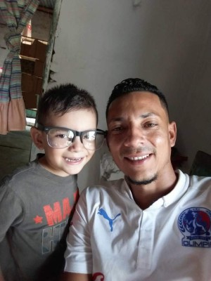 Ellos son los aficionados que desde temprano se pusieron la camisa del Olimpia