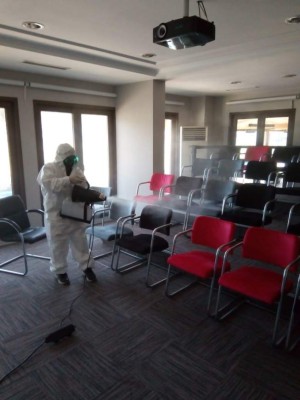 Besiktas busca frenar el contagio del coronavirus con moderna cabina de desinfección