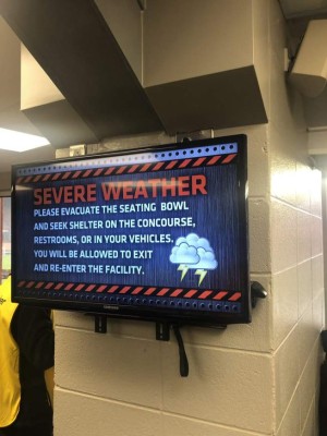 ¡Ni la lluvia los detuvo! Afición del Guastatoya puso el ambiente en el BBVA Compass Stadium