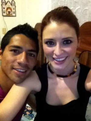 Javier Aquino dejó a la escultural Zoe Robb por la sensual Lluvia Carrillo