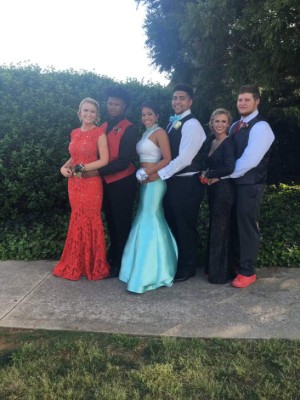 Hondureña Elexa Bahr se graduó y se enfoca en la Universidad de Carolina del Sur