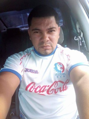 Ellos son los aficionados que desde temprano se pusieron la camisa del Olimpia