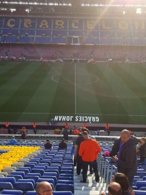 Ambientazo previo en el Camp Nou por el clásico español