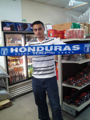 Hondureños por el mundo vibrando por la Bicolor