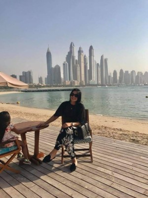 Las vacaciones en Dubái de Virginia Varela, la bella esposa de Emilio Izaguirre