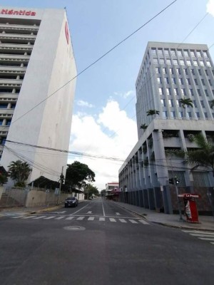 ¡Calles solitarias y vallas! Así luce San Pedro Sula durante toque de queda absoluto