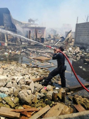 ¡Apocalíptico! Imágenes dolorosas de la devastación que dejó el incendio que arrasó la isla de Guanaja