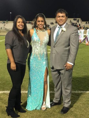 Hondureña Elexa Bahr se graduó y se enfoca en la Universidad de Carolina del Sur