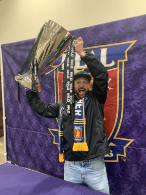 Douglas Martínez, Cristian Cálix y Luis Palma celebran el título con el Real Monarchs en Utah