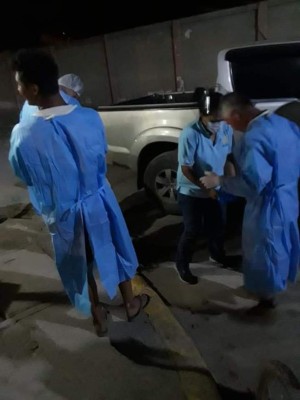 Duras imágenes del entierro de los primeros dos muertos por coronavirus en Honduras