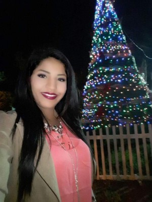 La guapa Policía que combina su trabajo dando seguridad y jugando al fútbol