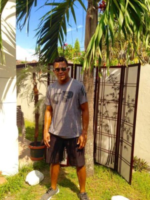 ¡Gorras, camisetas y más! Los futbolistas hondureños que han hecho de su nombre una marca