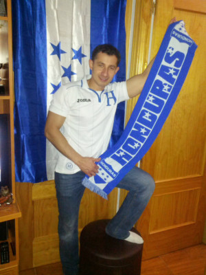 Hondureños por el mundo vibrando por la Bicolor