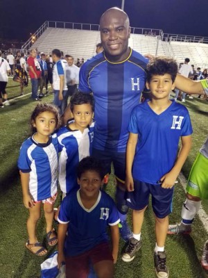 ¡Puros cracks! Las imágenes del homenaje a Amado Guevara en Charlotte