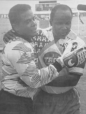 ¿A qué edad se retiraron los grandes futbolistas de Honduras? Algunos se fueron jovencitos