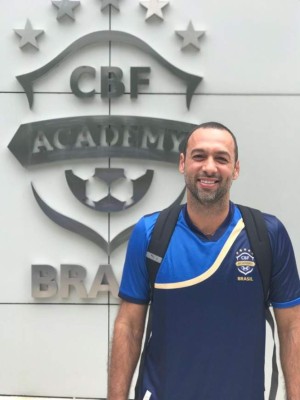 ¡Con un brasileño! Fabio de Souza y su 11 ideal de Olimpia que le gustaría dirigir