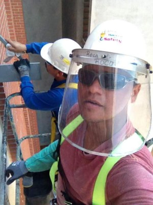 ¡SUEÑO AMERICANO! Así es la vida de futbolista hondureño que triunfa como soldador en Estados Unidos