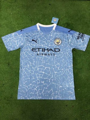 La nueva camiseta del Manchester City que relacionan con el coronavirus: ''Que se vayan a Wuhan''