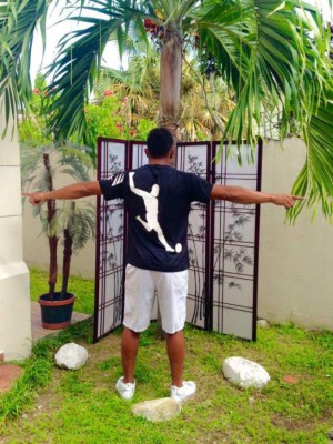 ¡Gorras, camisetas y más! Los futbolistas hondureños que han hecho de su nombre una marca