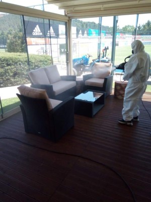 Besiktas busca frenar el contagio del coronavirus con moderna cabina de desinfección