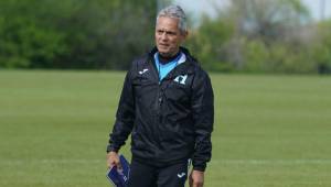 Reinaldo Rueda tiene la difícil tarea de colocar a la Selección de Honduras en un nuevo Mundial. Foto: Fenafuth.