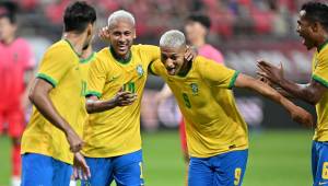 Neymar quedó cerca del récord goleador histórico de Pelé en la Selcción de Brasil.