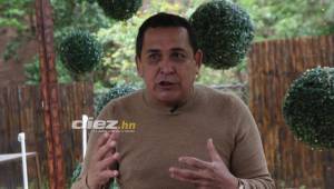 ¿Fuera de peligro? El entrenador hondureño Nahún Espinoza se encuentra hospitalizado en el IHSS