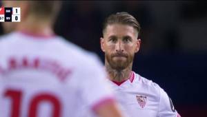 Una “ayudita” de Sergio Ramos da la victoria al Barcelona sobre Sevilla y pone al equipo culé líder de la Liga Española