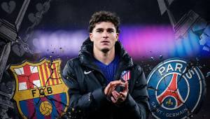 El Atlético de Madrid cree que Julián Álvarez quiere abandonar el club, informa la Cadena Ser. Esto ha despertado un bombazo para Barcelona y PSG, los principales interesados. Foto: Inteligencia Artificial.