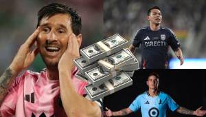 Según la información del sitio especializado Capology.com, Messi rompe todos los récords y otros jugadores intentan, en vano, acercársele. El que más se aproxima es el coreano Heung-min Son y un poco más lejos, aunque con la mitad del ingreso del argentino, aparece el mexicano Hirving Lozano.