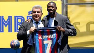 Dembélé firmó un nuevo contrato con el Barcelona que lo vincula al club hasta 2024.