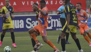 ¡Mal resultado para ambos! Lobos UPNFM y Génesis empataron sin goles en el Estadio Emilio Williams de Choluteca