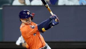 ¡Batazo de dos carreras! Mauricio Dubón se luce con un doble para los Astros contra el campeón de la MLB