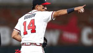 Mauricio Dubón no aportó en cuatro turnos al bate este sábado ante los Cleveland Guardians.