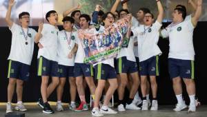 Los jóvenes de la Santa María del Valle son los campeones del baloncesto colegial de Honduras. FOTOS: Mauricio Ayala