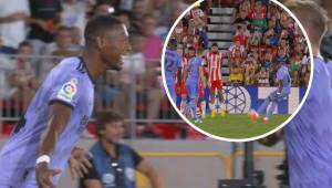 El austriaco entró y pidió el balón para ejecutar el tiro libre, Benzema que lo iba a hacer se lo dejó y el resultado fue un tremendo golazo ante el Almería.