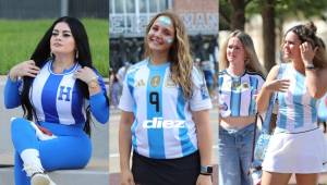 ¡PARA ENAMORARSE, SEÑORES! Argentinas y hondureñas roban miradas en el Kyle Field de Houston, Texas.