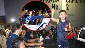 Los aficionados del Motagua llegaron en grandes cantidades al estadio Nacional y le dieron un caliente ambiente al equipo en el último entrenamiento antes de enfrentarse a la Liga Alajuelense de Costa Rica.