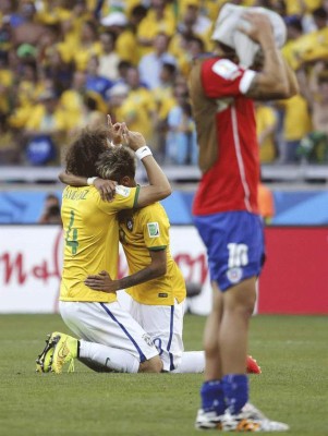 Brasil eliminó a Chile en los penales y pasó a cuartos.