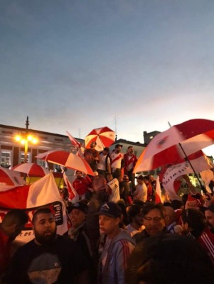 ¡Ambientazo! River invade Madrid a un día de la final de Copa Libertadores